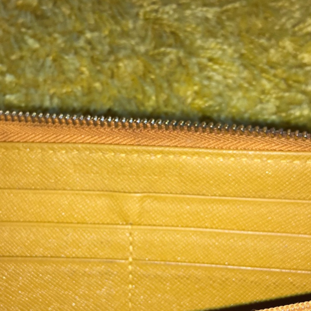 Michael Kors Wallet - Picture 6 of 6